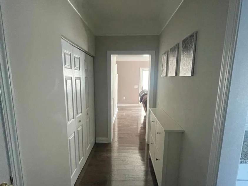 6918 Misty Pine Lane, Charlotte, NC 28217.  MLS# CAR4390936, YatesRealty ID 28980. Entrance hallway