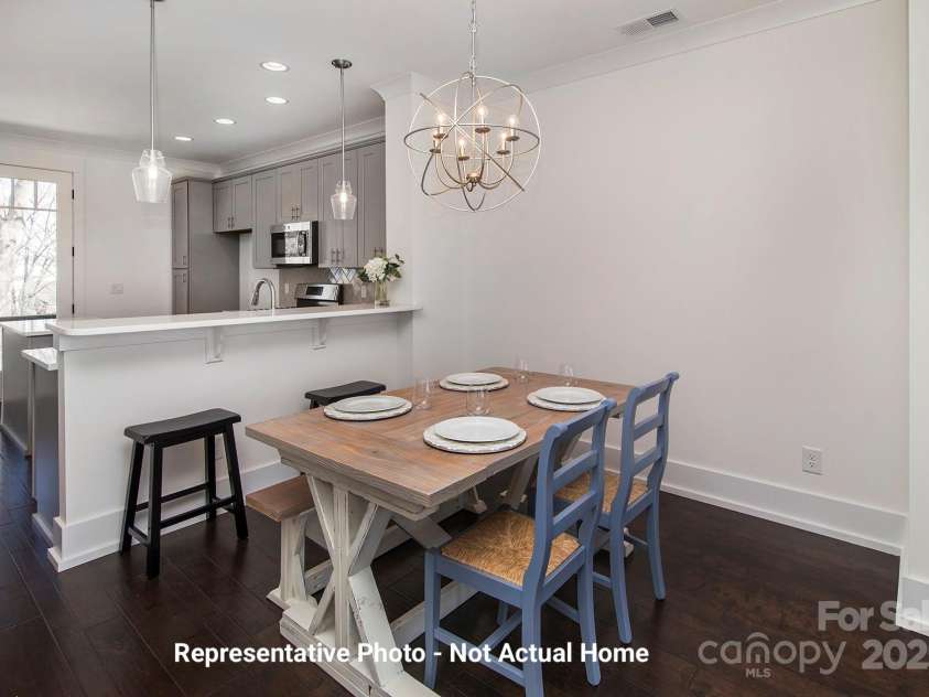 9923 Ansonborough Square, Huntersville, NC 28078.  MLS# CAR4284806, YatesRealty ID 28980. Dining-Cambridge Plan