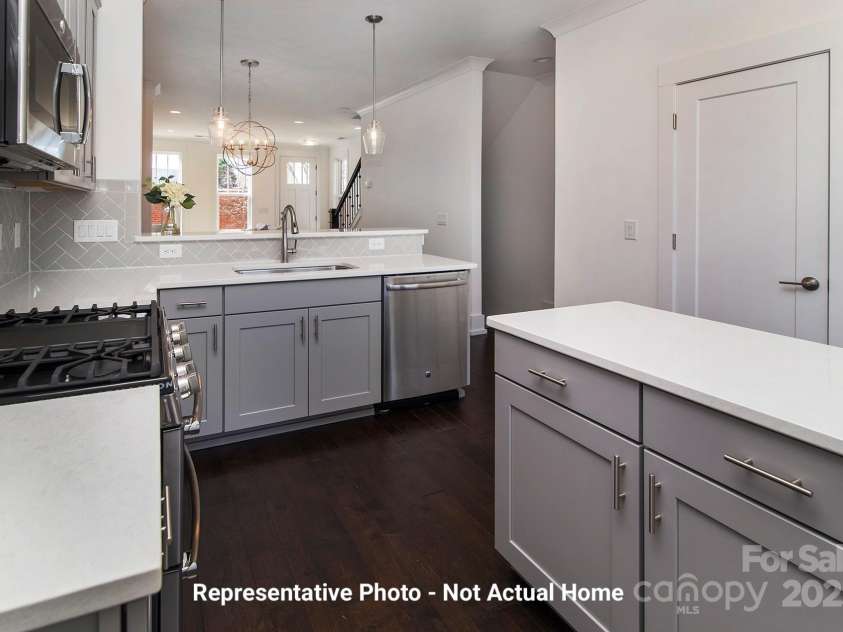 9923 Ansonborough Square, Huntersville, NC 28078.  MLS# CAR4284806, YatesRealty ID 28980. Kitchen-Cambridge Plan