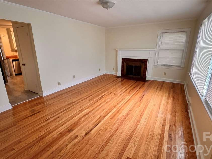690 Brookdale Drive, Statesville, NC 28677.  MLS# CAR4390511, YatesRealty ID 28981. 