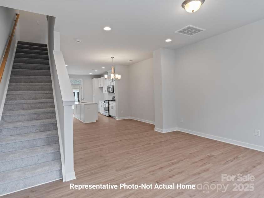 9927 Annsborough Square, Huntersville, NC 28078.  MLS# CAR4284657, YatesRealty ID 28981. Entry to Kitchen-Berkshire Plan