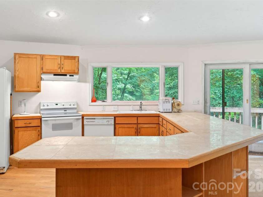 1614 Gateway Parkway, Old Fort, NC 28762.  MLS# CAR4390066, YatesRealty ID 28982. 