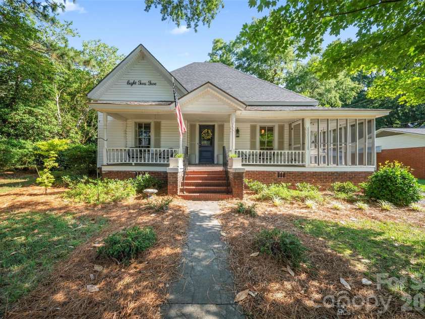 825 Montgomery Avenue, Albemarle, NC 28001.  MLS# CAR4391295, YatesRealty ID 28983. 
