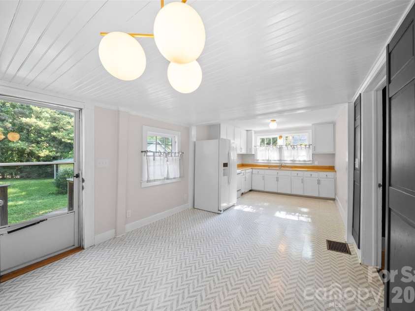 825 Montgomery Avenue, Albemarle, NC 28001.  MLS# CAR4391295, YatesRealty ID 28983. 