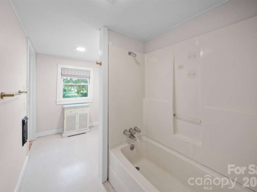 825 Montgomery Avenue, Albemarle, NC 28001.  MLS# CAR4391295, YatesRealty ID 28983. Primary Bath
