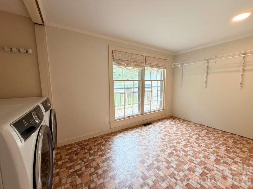 825 Montgomery Avenue, Albemarle, NC 28001.  MLS# CAR4418993, YatesRealty ID 28983. 