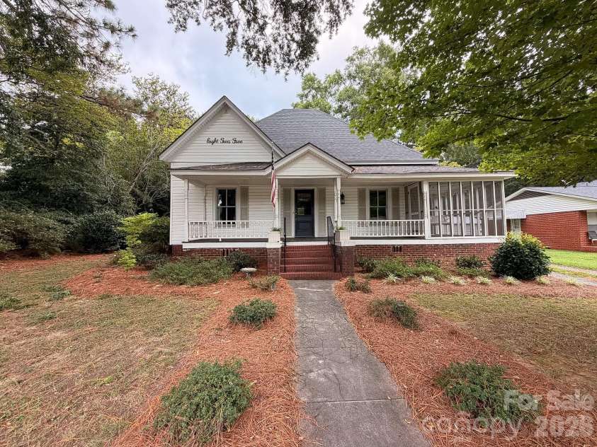 825 Montgomery Avenue, Albemarle, NC 28001.  MLS# CAR4418993, YatesRealty ID 28983. 