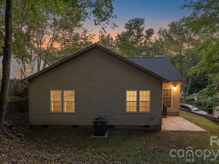 5322 Chinemist Court, Charlotte, NC 28269.  MLS# CAR4391015, YatesRealty ID 28984. 