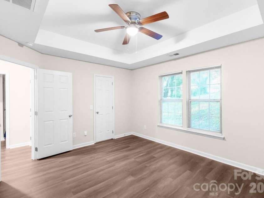 5322 Chinemist Court, Charlotte, NC 28269.  MLS# CAR4391015, YatesRealty ID 28984. 