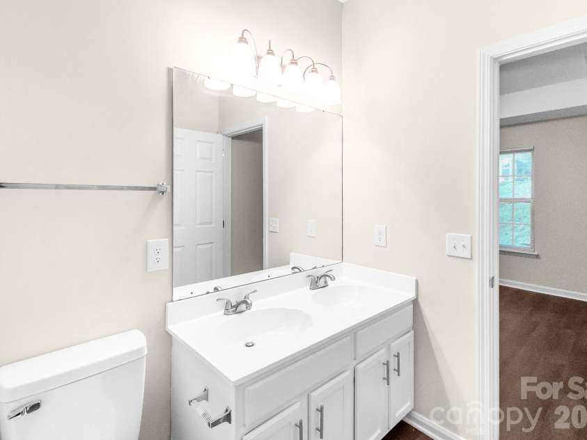 5322 Chinemist Court, Charlotte, NC 28269.  MLS# CAR4391015, YatesRealty ID 28984. 