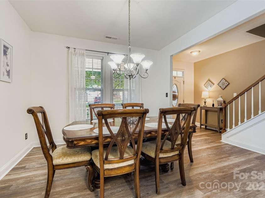 10080 Paisley Drive, Charlotte, NC 28269.  MLS# CAR4284559, YatesRealty ID 28985. 