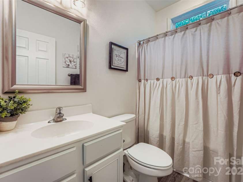 10080 Paisley Drive, Charlotte, NC 28269.  MLS# CAR4284559, YatesRealty ID 28985. 