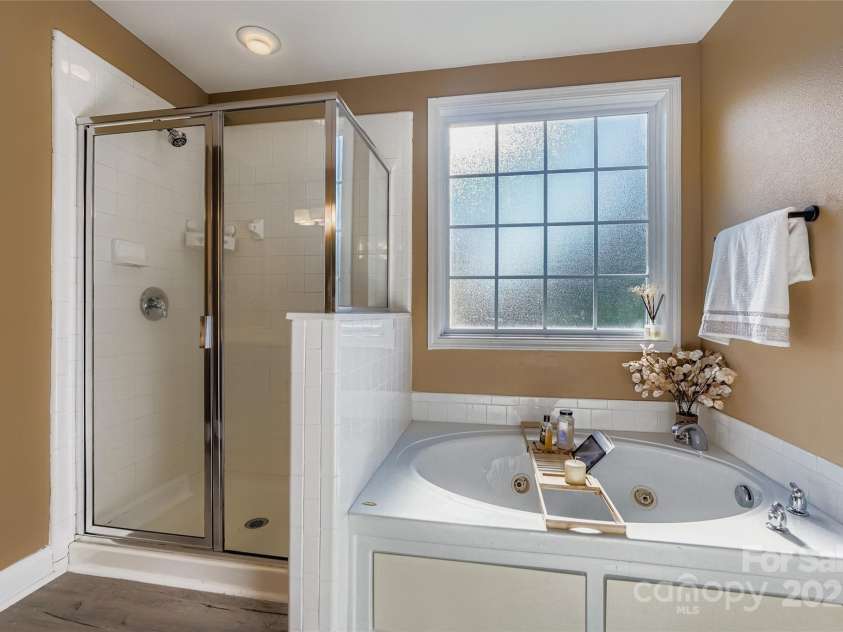 10080 Paisley Drive, Charlotte, NC 28269.  MLS# CAR4284559, YatesRealty ID 28985. 