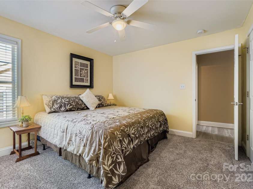 10080 Paisley Drive, Charlotte, NC 28269.  MLS# CAR4284559, YatesRealty ID 28985. 