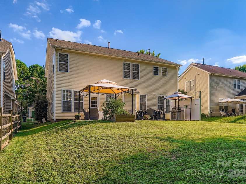 10080 Paisley Drive, Charlotte, NC 28269.  MLS# CAR4284559, YatesRealty ID 28985. 