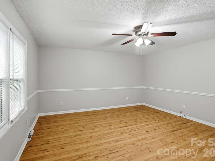 411 Sullivan Street, Gastonia, NC 28052.  MLS# CAR4389625, YatesRealty ID 28985. 