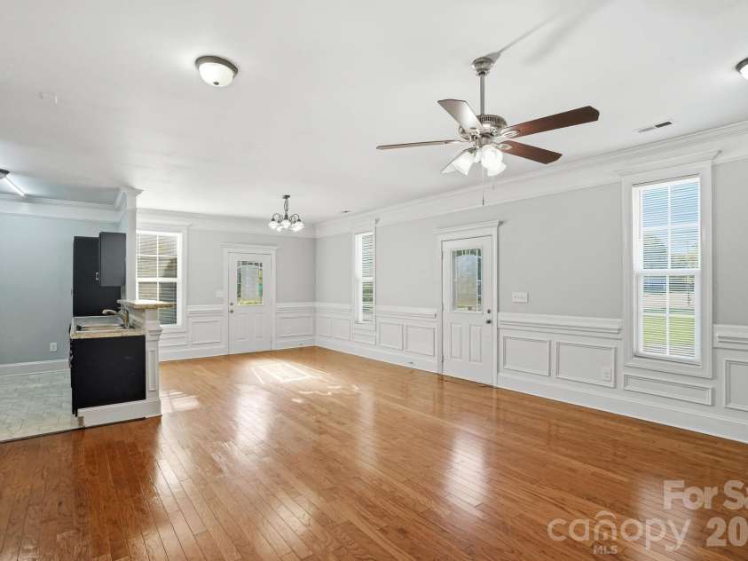 411 Sullivan Street, Gastonia, NC 28052.  MLS# CAR4389625, YatesRealty ID 28985. 
