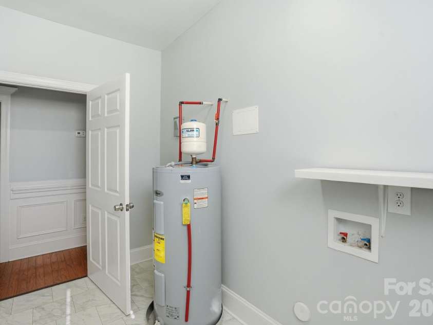 411 Sullivan Street, Gastonia, NC 28052.  MLS# CAR4389625, YatesRealty ID 28985. 