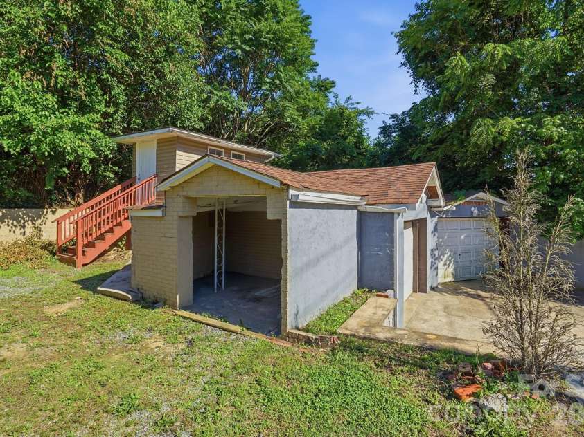 411 Sullivan Street, Gastonia, NC 28052.  MLS# CAR4389625, YatesRealty ID 28985. 