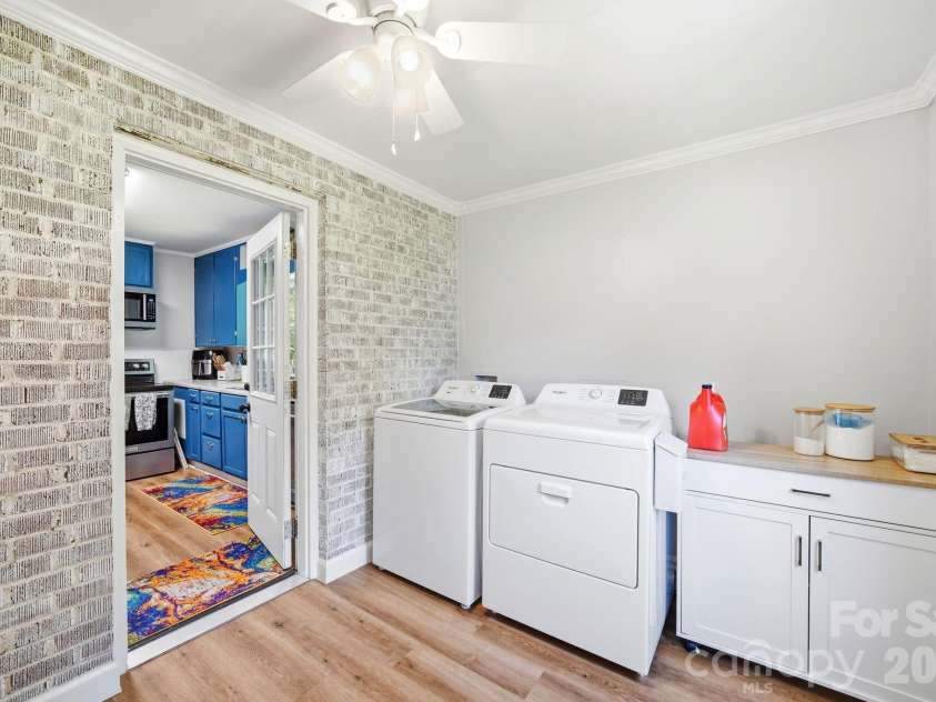 2732 Long Avenue, Gastonia, NC 28054.  MLS# CAR4390822, YatesRealty ID 28986. 
