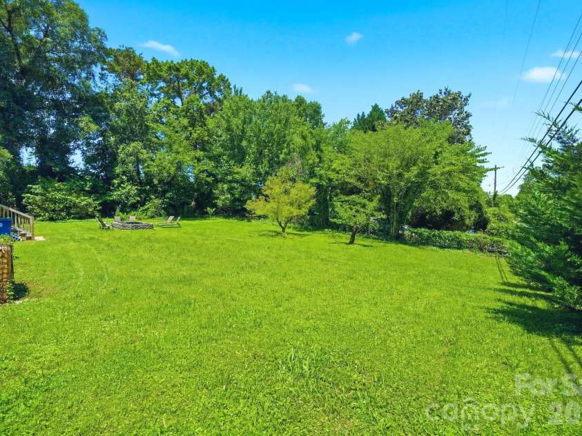 2732 Long Avenue, Gastonia, NC 28054.  MLS# CAR4390822, YatesRealty ID 28986. 