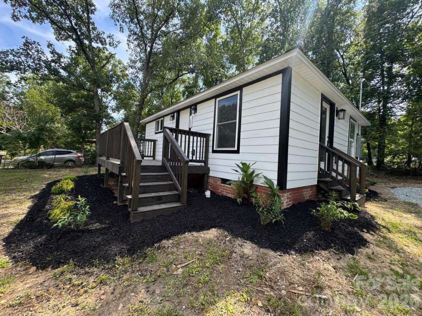 1666 Kim Street, Lancaster, SC 29720.  MLS# CAR4386556, YatesRealty ID 28987. 
