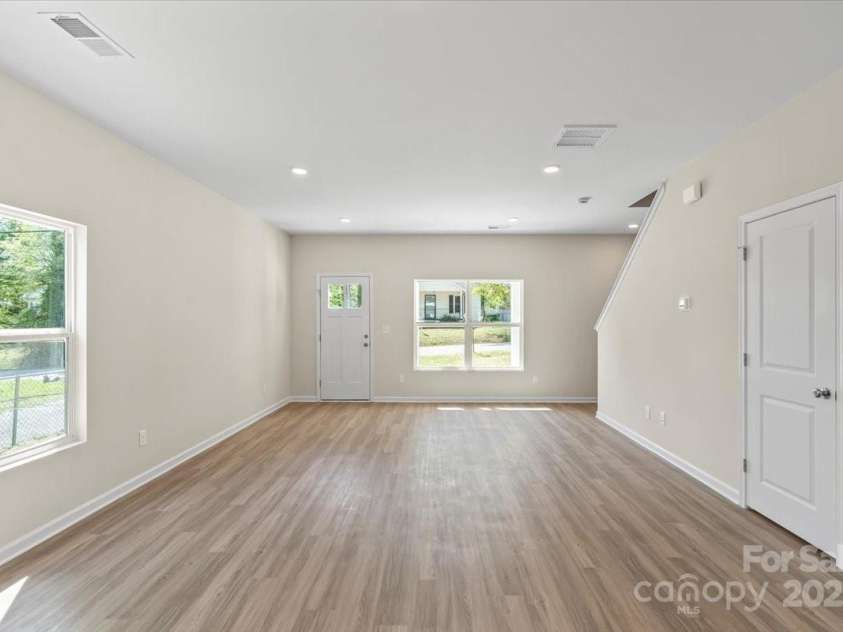 808 Carolyn Avenue, Kannapolis, NC 28083.  MLS# CAR4248601, YatesRealty ID 28987. 