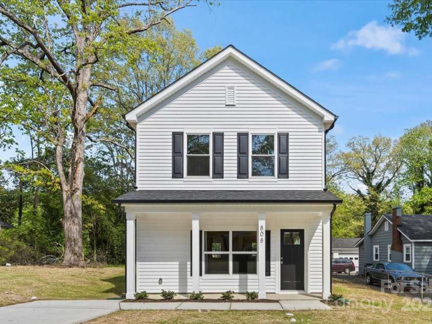 808 Carolyn Avenue, Kannapolis, NC 28083.  MLS# CAR4248601, YatesRealty ID 28987. Massive Lot