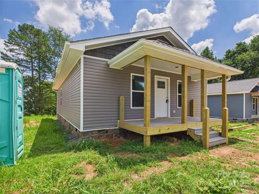251 Hauss Ridge Road, Valdese, NC 28690.  MLS# CAR4285106, YatesRealty ID 28989. 