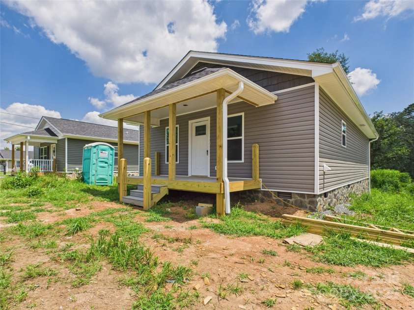 251 Hauss Ridge Road, Valdese, NC 28690.  MLS# CAR4285106, YatesRealty ID 28989. 
