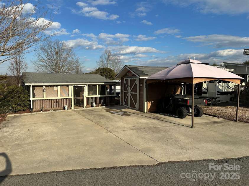 105 Richard Drive, New London, NC 28127.  MLS# CAR4215535, YatesRealty ID 2899. 