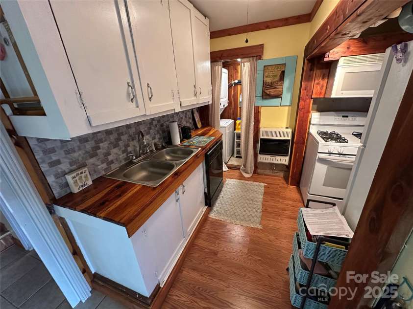 105 Richard Drive, New London, NC 28127.  MLS# CAR4215535, YatesRealty ID 2899. 