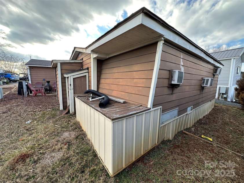 105 Richard Drive, New London, NC 28127.  MLS# CAR4215535, YatesRealty ID 2899. 