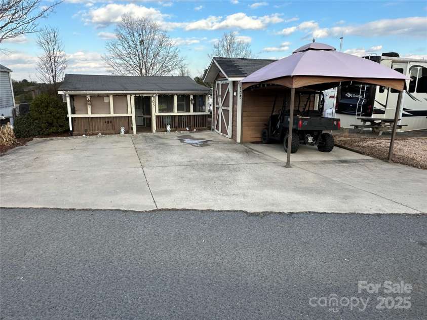 105 Richard Drive, New London, NC 28127.  MLS# CAR4215535, YatesRealty ID 2899. 
