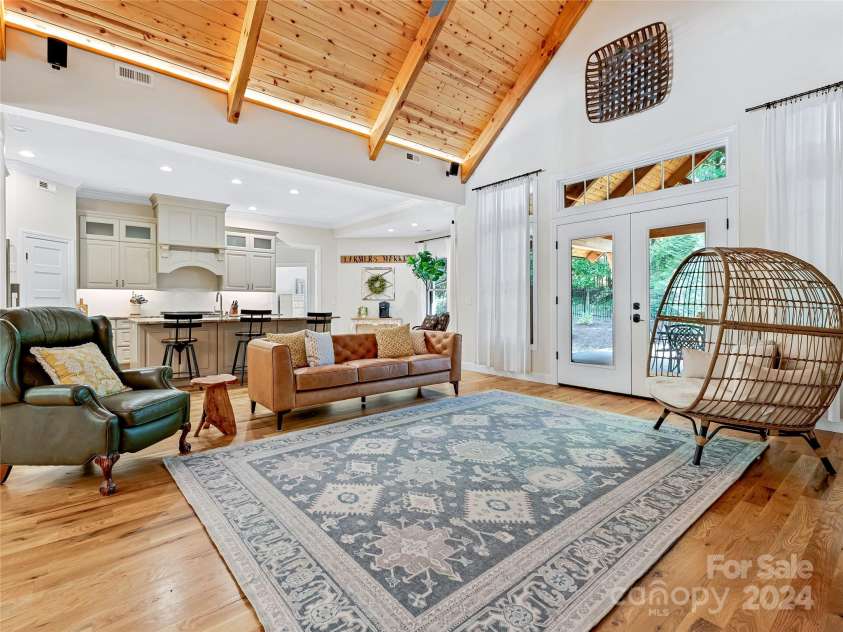 118 Camellia Way, Hendersonville, NC 28739.  MLS# CAR4187325, YatesRealty ID 2899. 