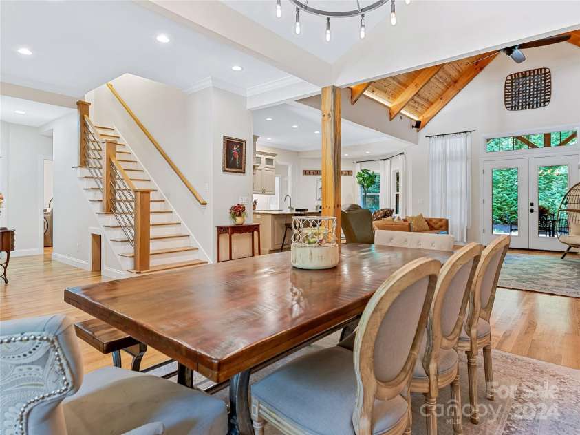 118 Camellia Way, Hendersonville, NC 28739.  MLS# CAR4187325, YatesRealty ID 2899. 