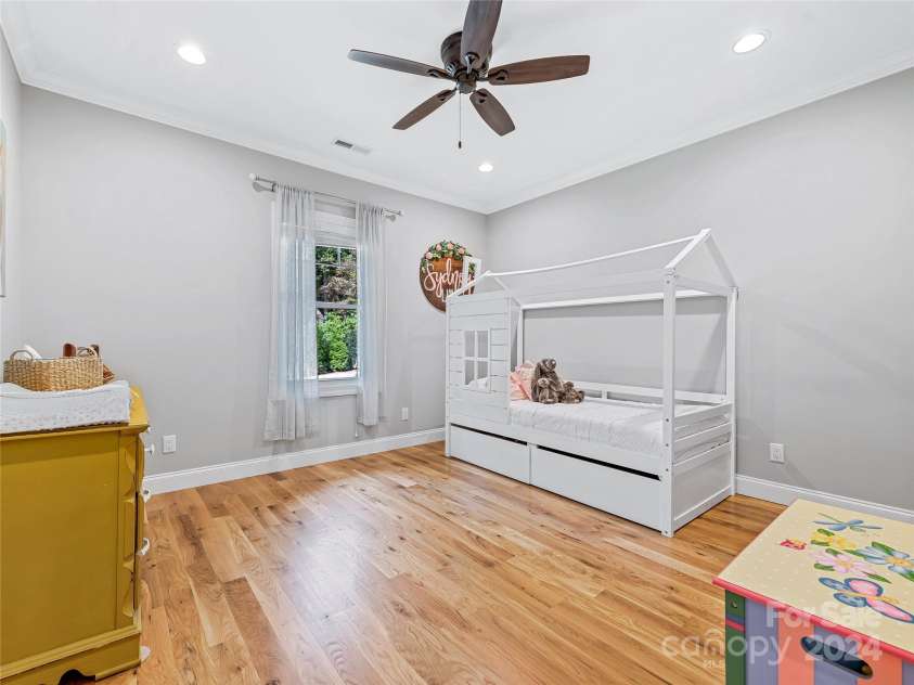 118 Camellia Way, Hendersonville, NC 28739.  MLS# CAR4187325, YatesRealty ID 2899. 