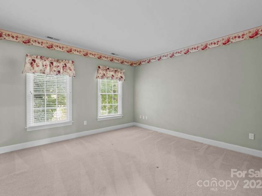 322 Oakview Drive, Salisbury, NC 28146.  MLS# CAR4273149, YatesRealty ID 28990. 