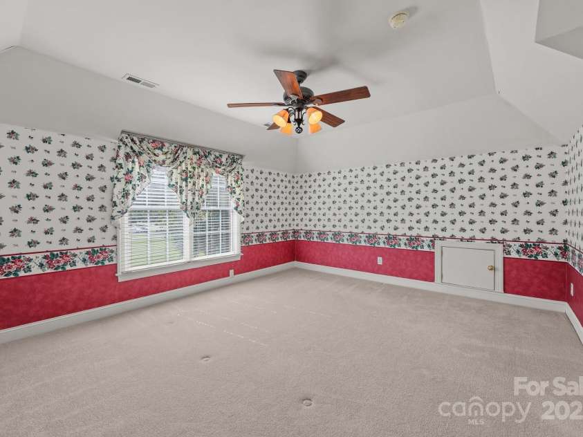 322 Oakview Drive, Salisbury, NC 28146.  MLS# CAR4273149, YatesRealty ID 28990. 