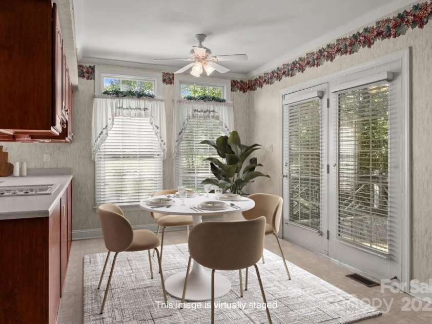 322 Oakview Drive, Salisbury, NC 28146.  MLS# CAR4273149, YatesRealty ID 28990. 