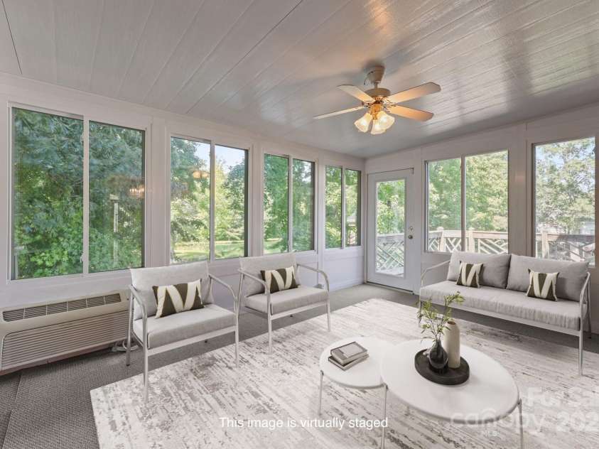 322 Oakview Drive, Salisbury, NC 28146.  MLS# CAR4273149, YatesRealty ID 28990. 