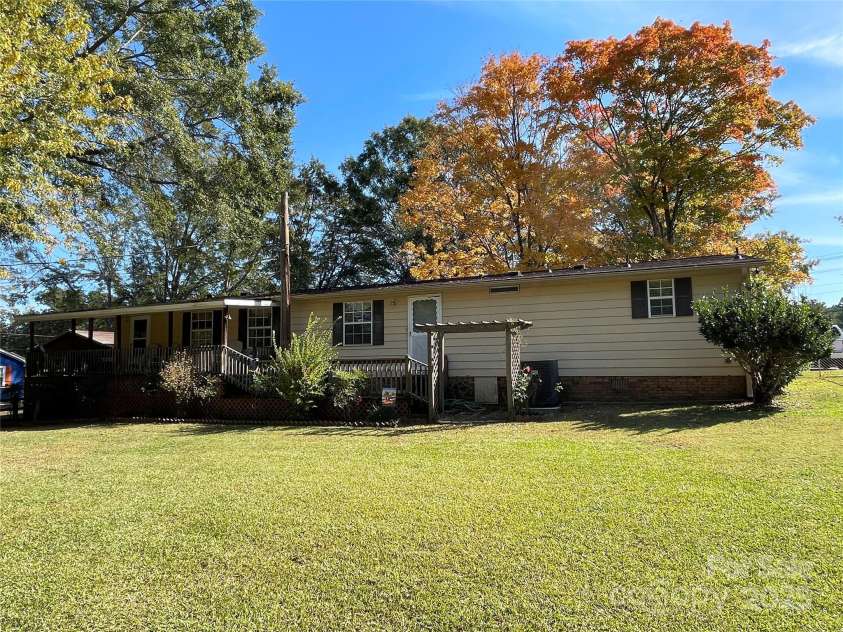 3403 Beaty Road, Gastonia, NC 28056.  MLS# CAR4277867, YatesRealty ID 28991. 