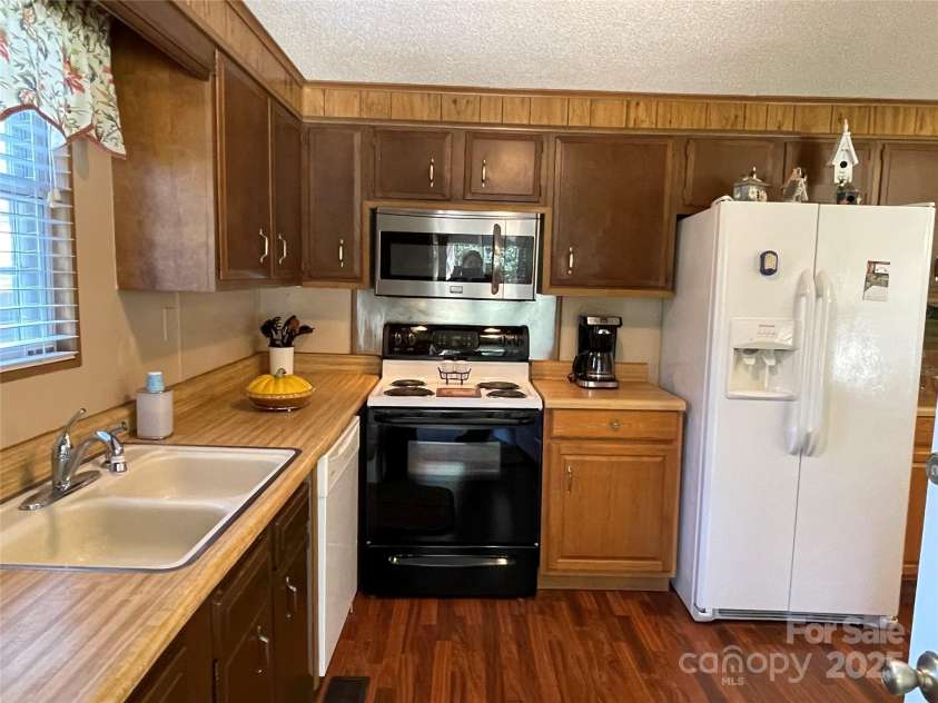 3403 Beaty Road, Gastonia, NC 28056.  MLS# CAR4277867, YatesRealty ID 28991. 