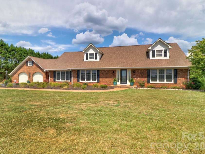 4723 Old Mountain Road, Stony Point, NC 28678.  MLS# CAR4386076, YatesRealty ID 28991. 