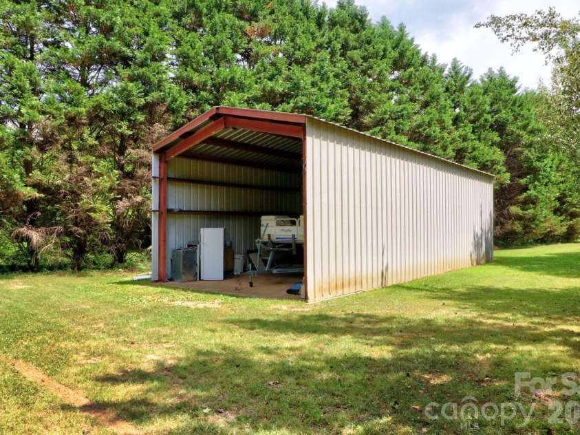 4723 Old Mountain Road, Stony Point, NC 28678.  MLS# CAR4386076, YatesRealty ID 28991. 