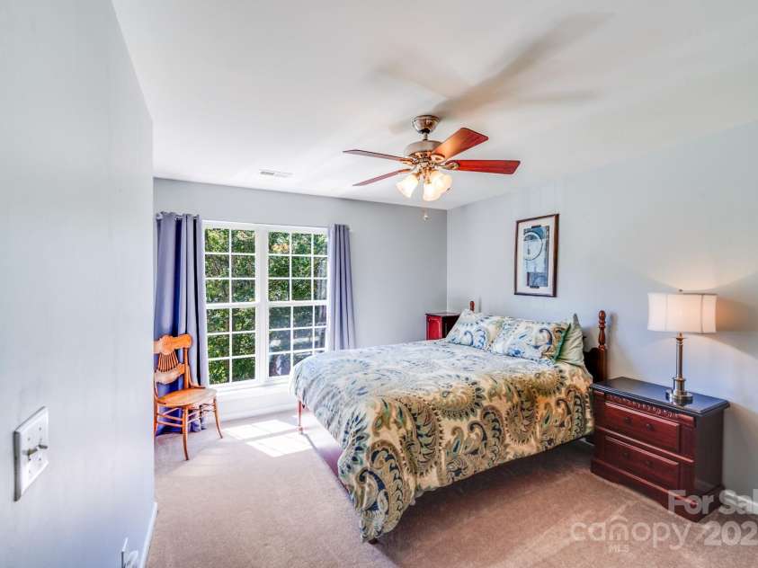 15811 Burlingame Drive, Huntersville, NC 28078.  MLS# CAR4269192, YatesRealty ID 28992. 2ND BEDROOM WITH PLENTY OF ROOM FOR A KINGS BED