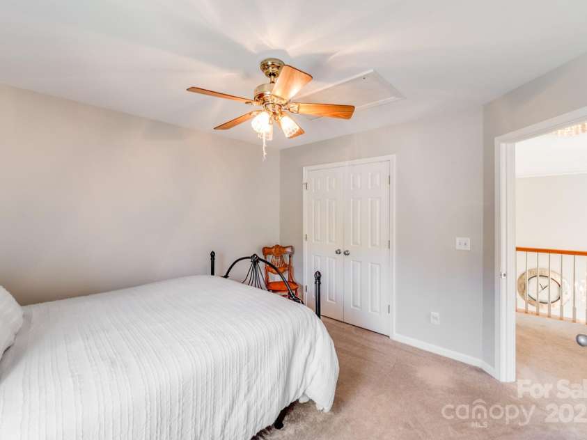 15811 Burlingame Drive, Huntersville, NC 28078.  MLS# CAR4269192, YatesRealty ID 28992. 