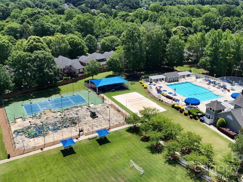 15811 Burlingame Drive, Huntersville, NC 28078.  MLS# CAR4269192, YatesRealty ID 28992. DONT FORGET THE BIRKDALE AMENITIES
