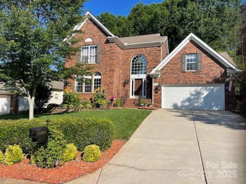 15811 Burlingame Drive, Huntersville, NC 28078.  MLS# CAR4269192, YatesRealty ID 28992. WELCOME HOME TO  YOUR FULL BRICK HOUSE IN  THE BIRKDALE COMMUNITY!!!!!