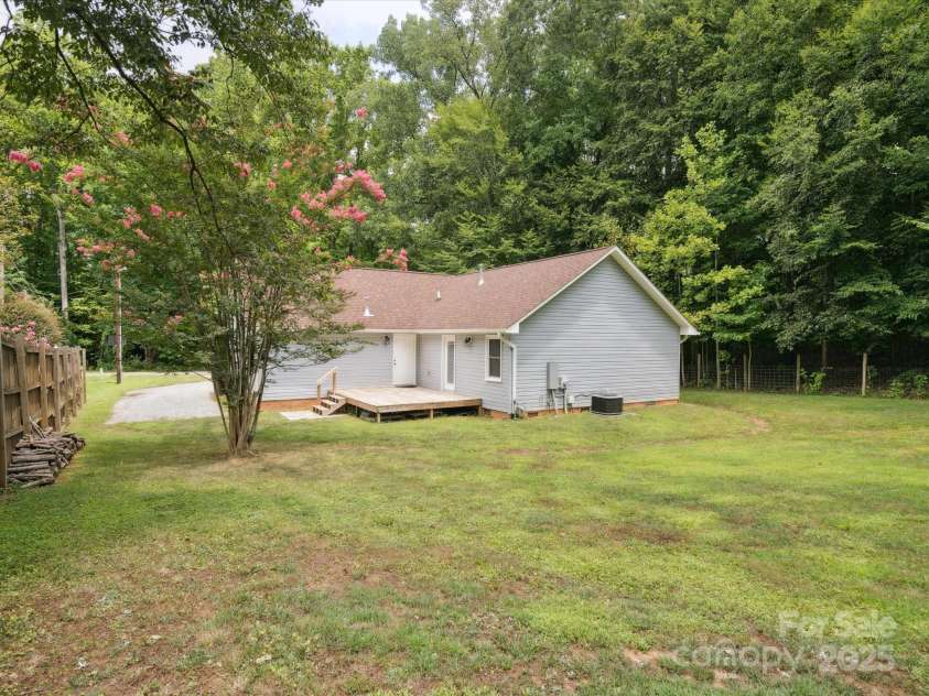 806 Costner Street, Lowell, NC 28098.  MLS# CAR4279281, YatesRealty ID 28993. 